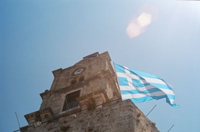 Durante la nostra vacanza la nazionale di calcio Greca ha vinto gli europei 2004. Non vi dico la gioia di questa gente, tanto pi che si era anche in preparazione delle olimpiadi ospitate quest'anno ad Atene. Qui in foto la bandiera greca sulla torre dell'orologio in centro a Rodi. 