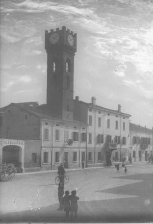 Torre dell'orologio di Novi di Modena dopo il recupero di inizio secolo scorso
